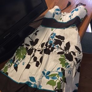 Flower dress with bow on the back